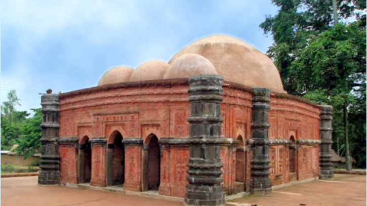 ঐতিহাসিক স্থাপত্যের এক অনন্য নিদর্শন ‘সুরা মসজিদ’