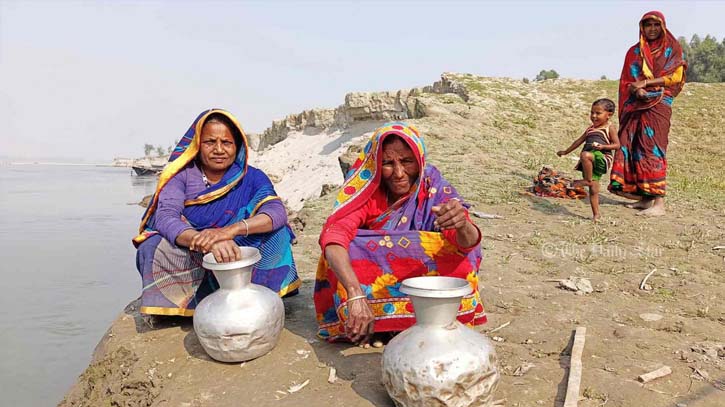 নদের পানিতেই তাদের রান্না হয়