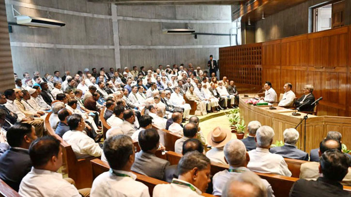 সংসদীয় গণতন্ত্রের পুনর্যাত্রা