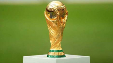 ফুটবল বিশ্বকাপের ট্রফি এখন বাংলাদেশে