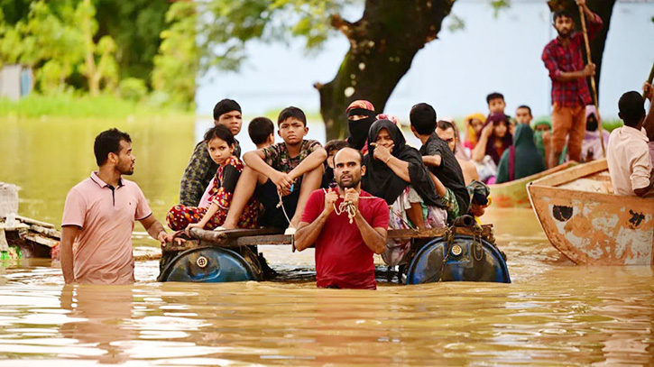 বন্যার পর ছড়িয়ে পড়ছে রোগবালাই বন্যার পর ছড়িয়ে পড়ছে রোগবালাই